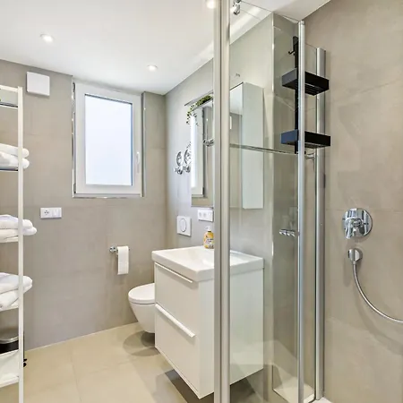 1 Links Appartement *